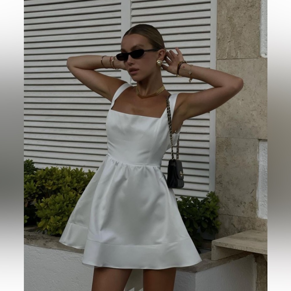 Collective The Label Arianna Bow Back Mini Dress. Size 8. NWT.